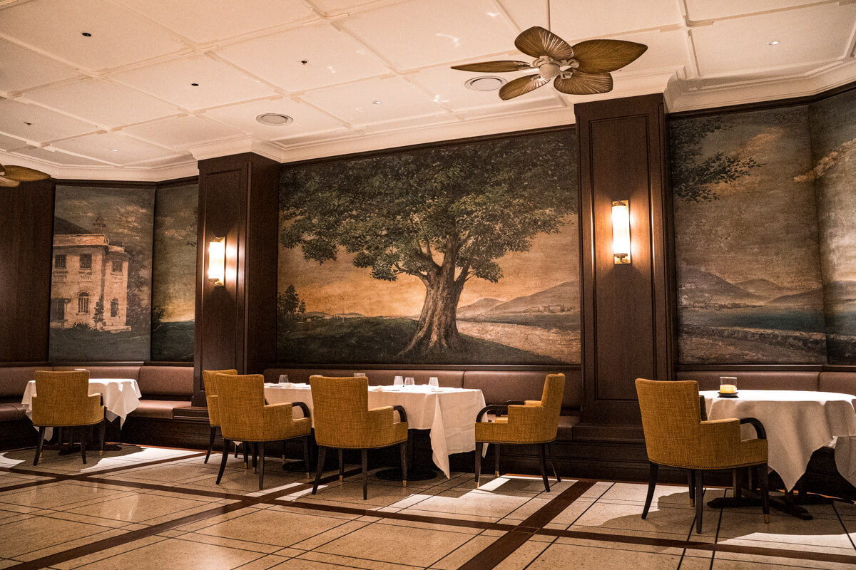 イースタン アンド オリエンタルホテルのディナーは「JAVA TREE」で