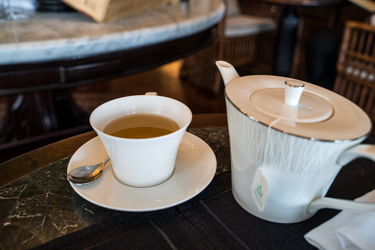 パームコートの朝食時に運ばれるハニー＆サンズ製のお茶